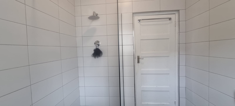 2 Bedroom Property for Sale in Vredehoek Western Cape